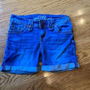 Wallflower size 3 denim cuff shorts juniors